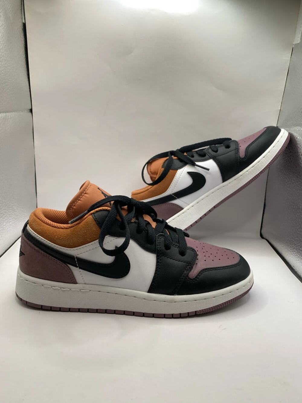 Nike Air Jordan 1 Low SE White Sky J Orange Sky J Mauve Black size 5Y